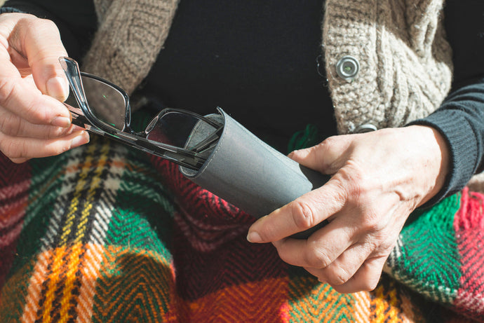 5 Everyday Habits That Damage Your Glasses (and How to Break Them)